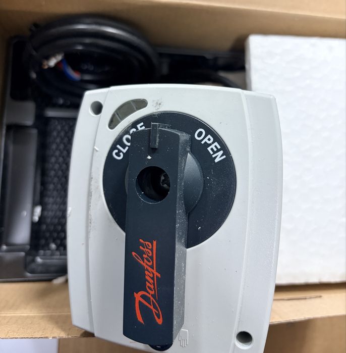 Клапан з приводом Danfoss AMZ 112 dn 40
