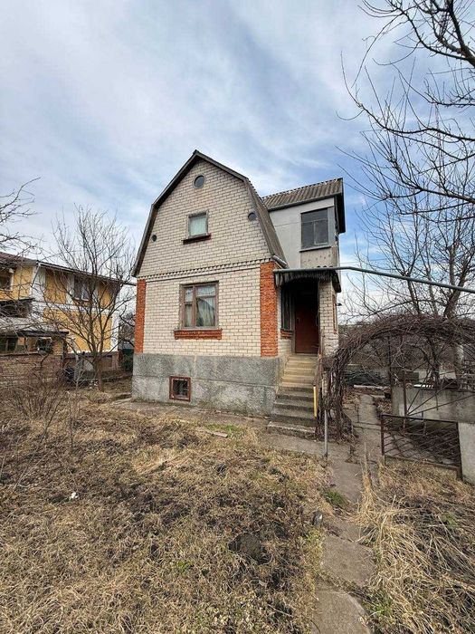 Продаж дачного будинку за Дубовим озером