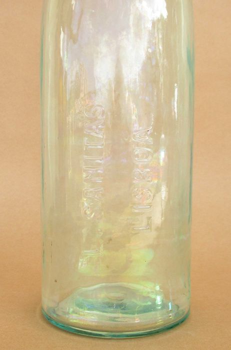 Garrafas antigas em vidro