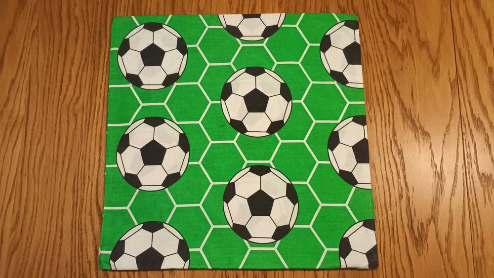 piłka nożna poszewka na poduszki wzór