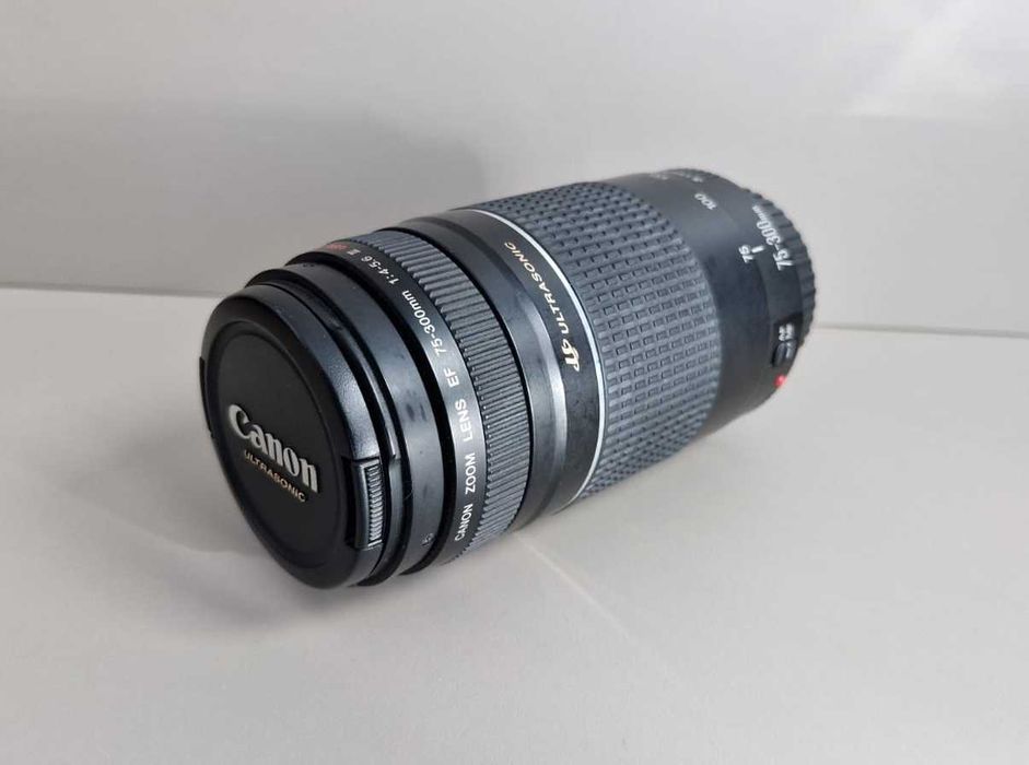 CANON EOS 5D mark II  + 3 obiektywy  16-28mm 50mm 75-300mm