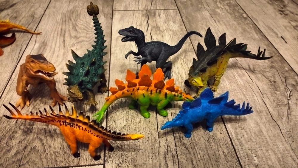 Dinozaury figurki 31szt +Gratis