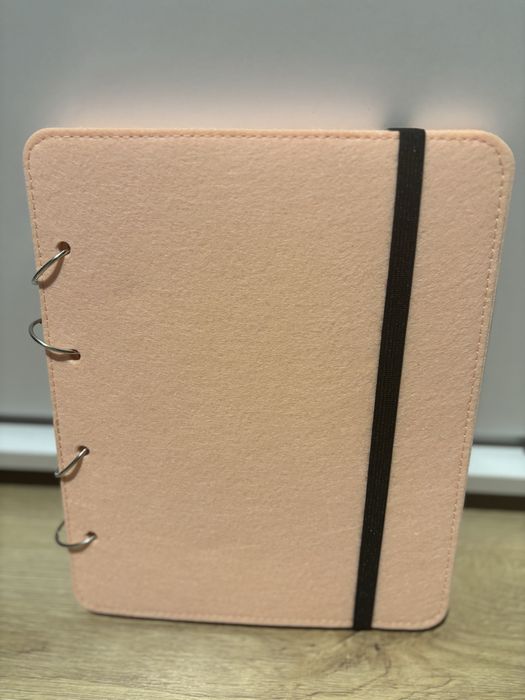 Segregator na przypinki do crocsow