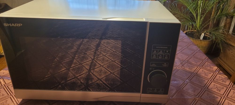 Kuchenka mikrofalowa SHARP YC-PS204AE-S 700W