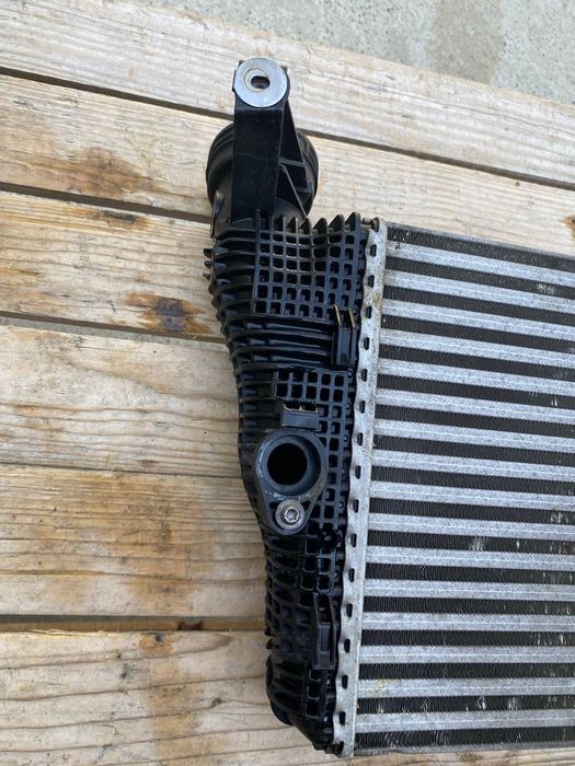 Porsche Macan 95b до рестайл радиатор интеркулера левый