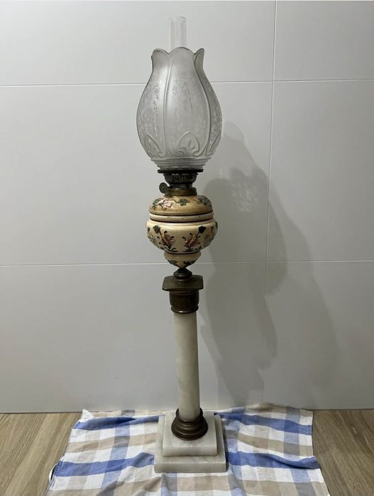 Zabytkowa lampa naftowa
