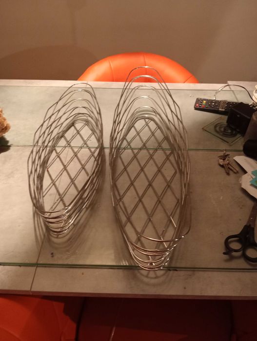 2 fruteiras em metal