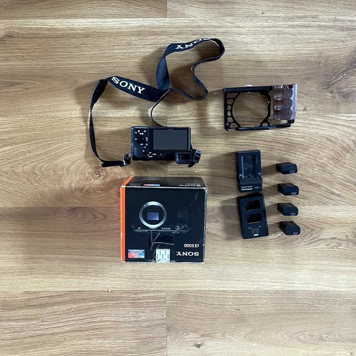 Sony a6500 + 4 baterie + 2 ładowarki + klatka