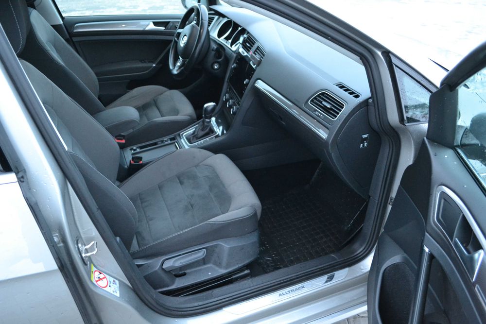 Фольксваген гольф 7 АЛЬТРАК мотіон повний  привід