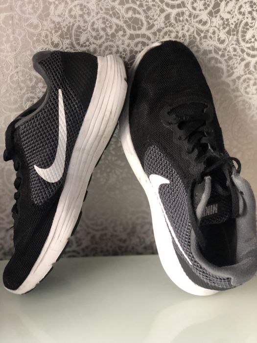 Nike Revolution 3