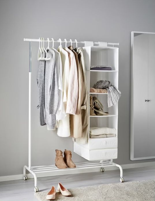 Charriot / Suporte de cabides e sapatos IKEA