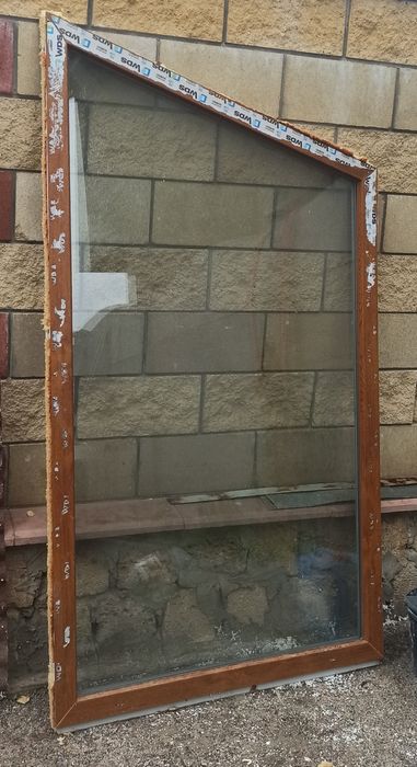 Окно металлопластиковое. 3 стекла.