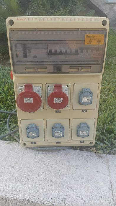 Quadro elétrico usado