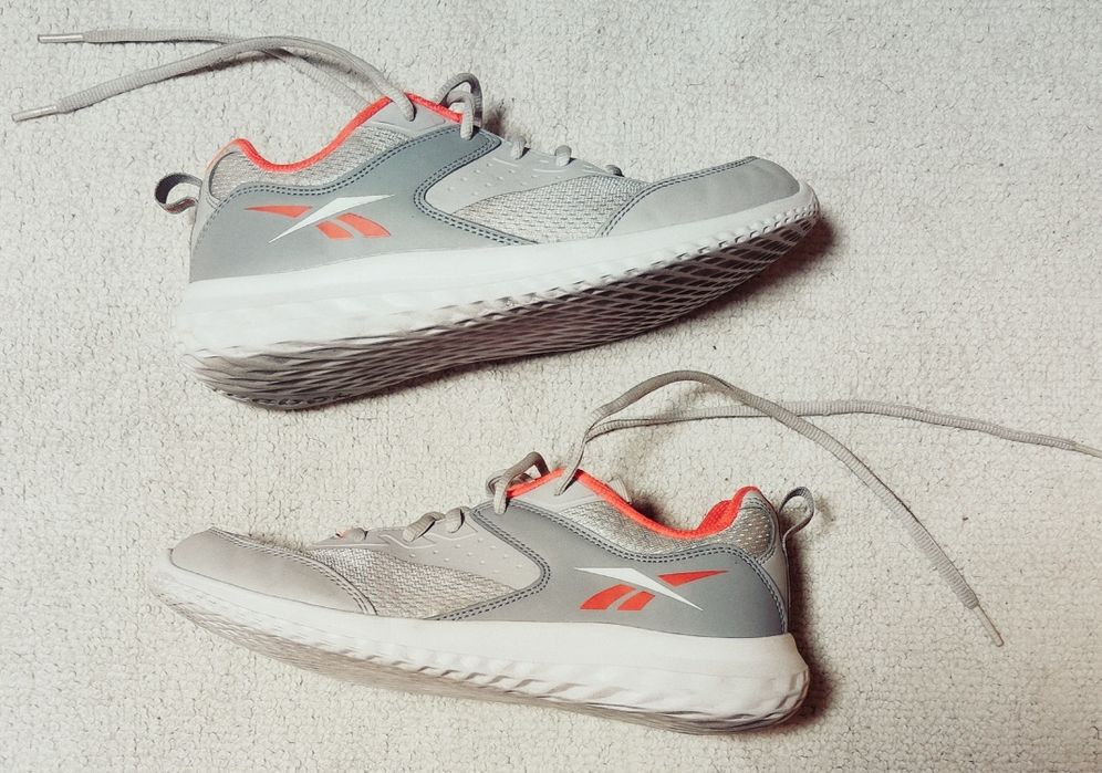 Кросівки Reebok 38 розмір сірі