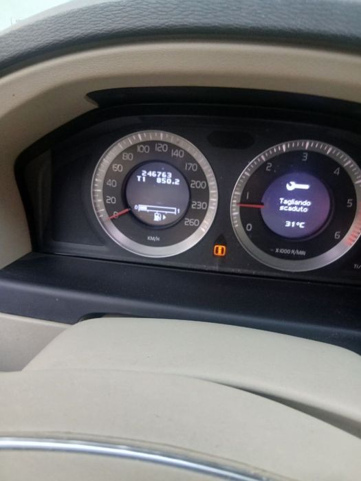 Volvo xc70 2,4 Disel 2009 рік .