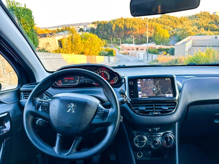 Peugeot 208 1.6 e-Hdi active