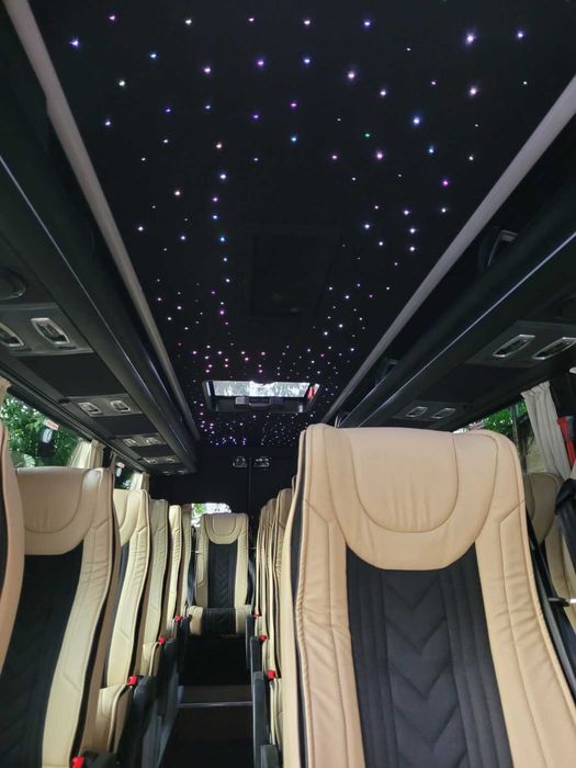 Wynajem 20 osobowego busa z kierowcą Przewóz osób Transport lotnisko