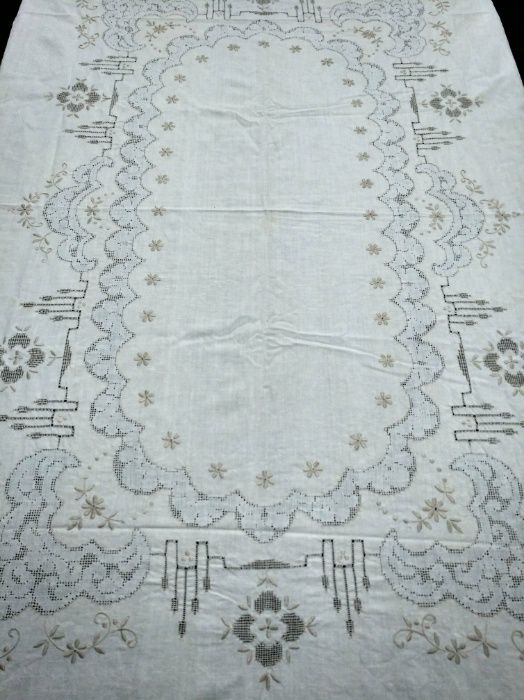 Toalha de mesa em renda + 6 guardanapos (Nova)