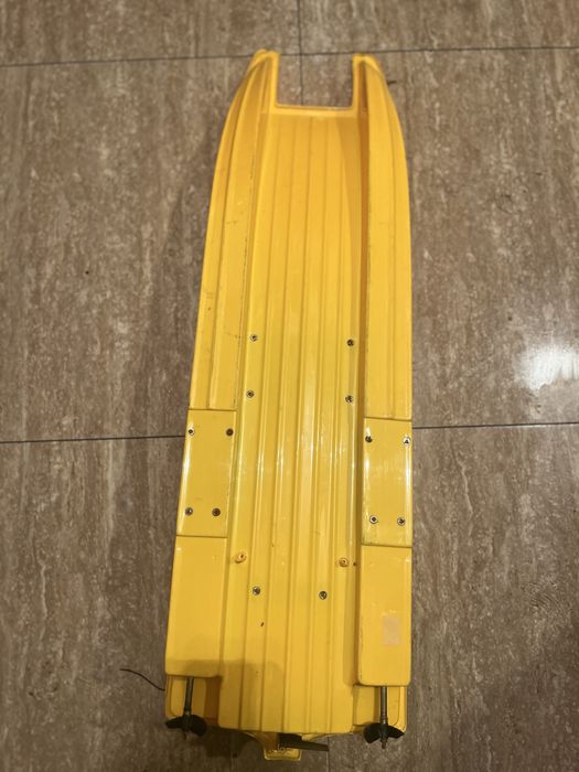 Rc motorówka Fun2get Speedboat 757T-6012 - RC Boot - Geel