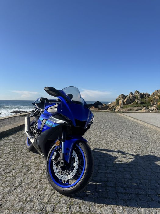 Yamaha R1 2024.