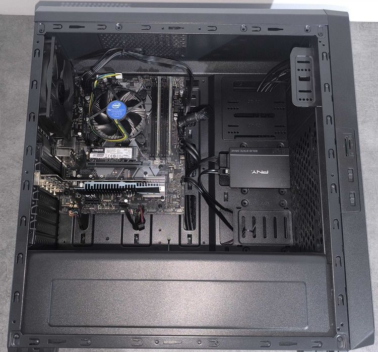 Intel i5-9400 6 Cores | 8GB DDR4 | NVMe + SSD | GT730 2GB 4 HDMI | Win11 Pro -  Excelente Estado - [LER DESCRIÇÃO]