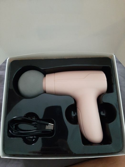 Масажер-пістолет. Масажер .