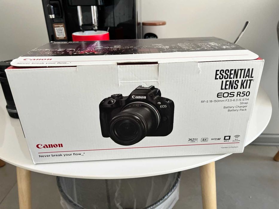 Canon EOS R50 + RF-S 18-150mm IS STM – prawie nieużywany