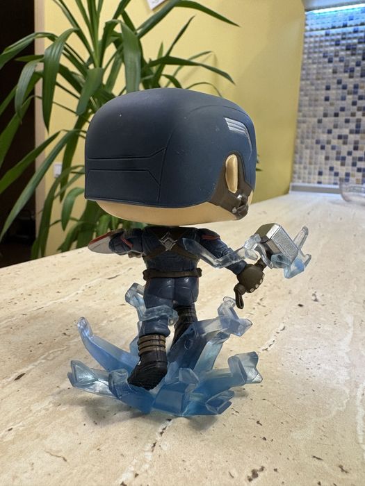 FUNKO POP! Ігрова фігурка №573 Капітан Америка з мйольніром, серія «Месники: Фінал»