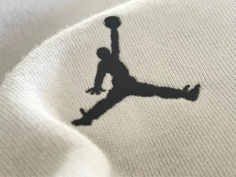 Hoodie Jordan Nike com capuz – Tamanho 12-13 anos (veste XS adulto)