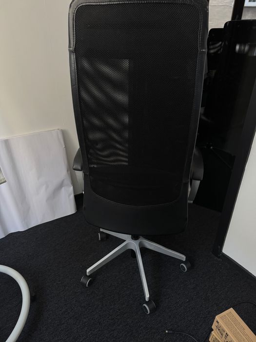 Krzesło biurowe Ikea Markus czarna skóra