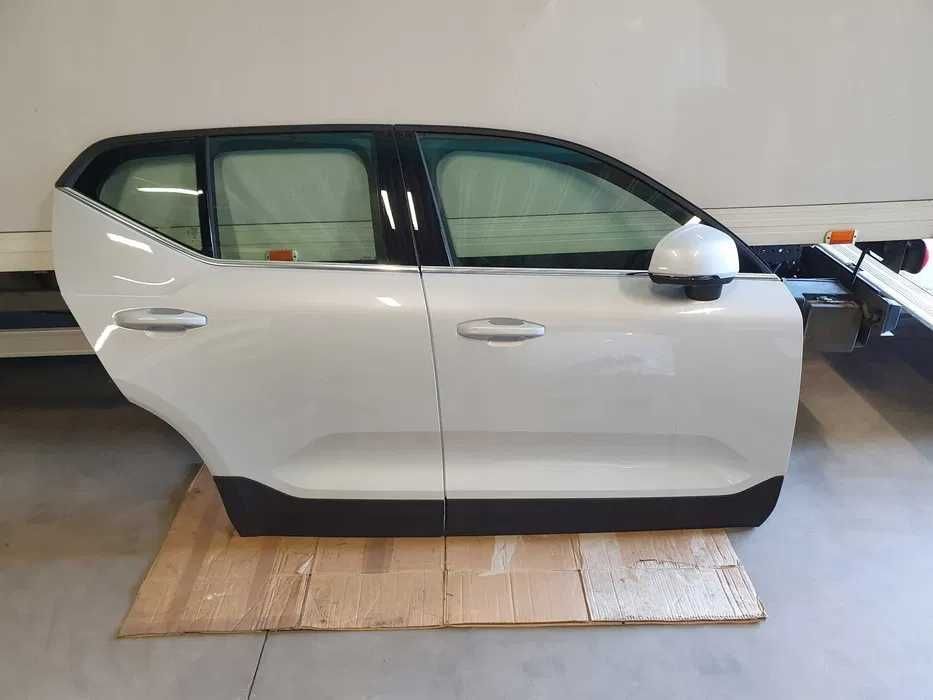 Volvo XC40, C40 Двері праві-ліві, передні-задні. Рестайл-дорестайл.