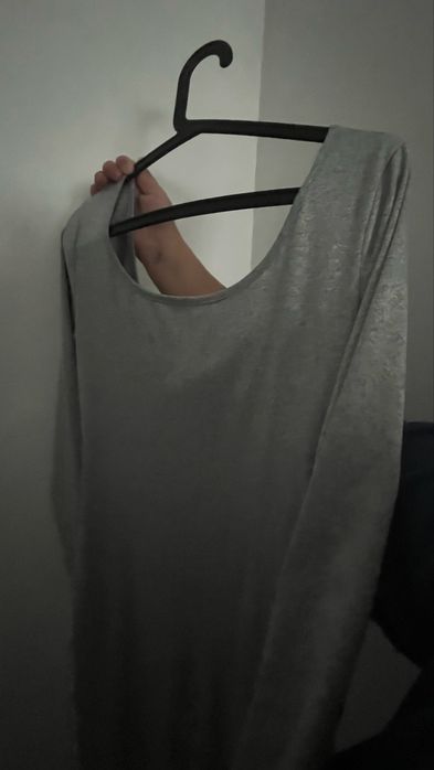 Vestido compriodo cinzento