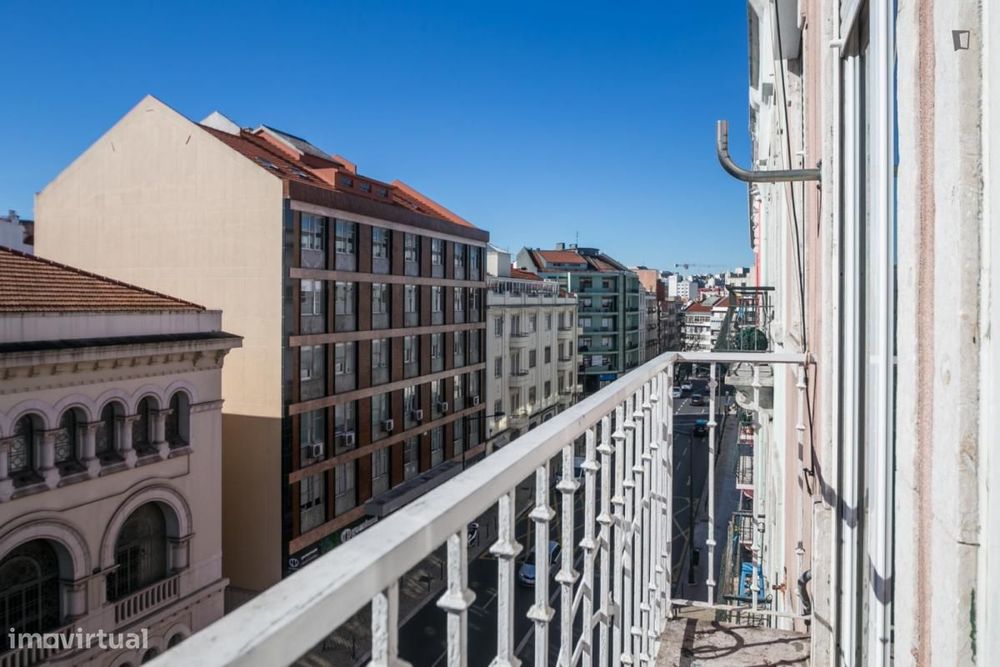 Quarto - localizado em Arroios Lisbon