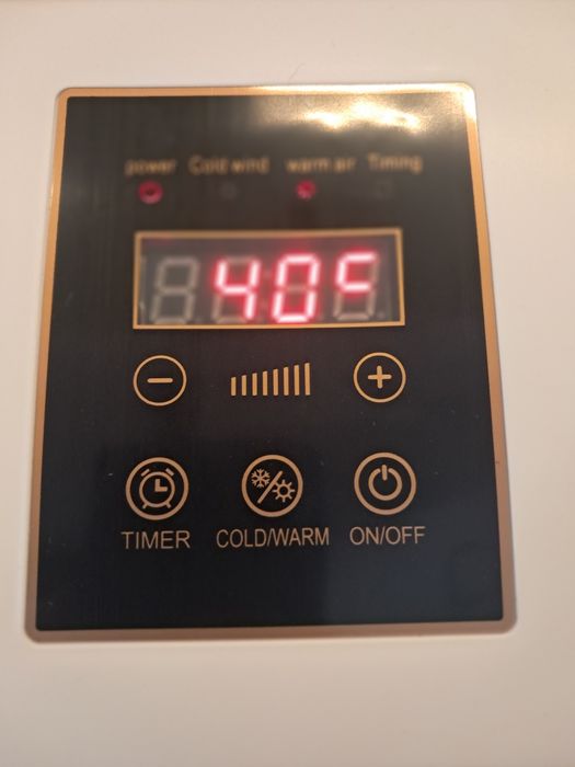 Ventilador tipo Ar Condicionado de Parede com comando que ventila  ou aquece