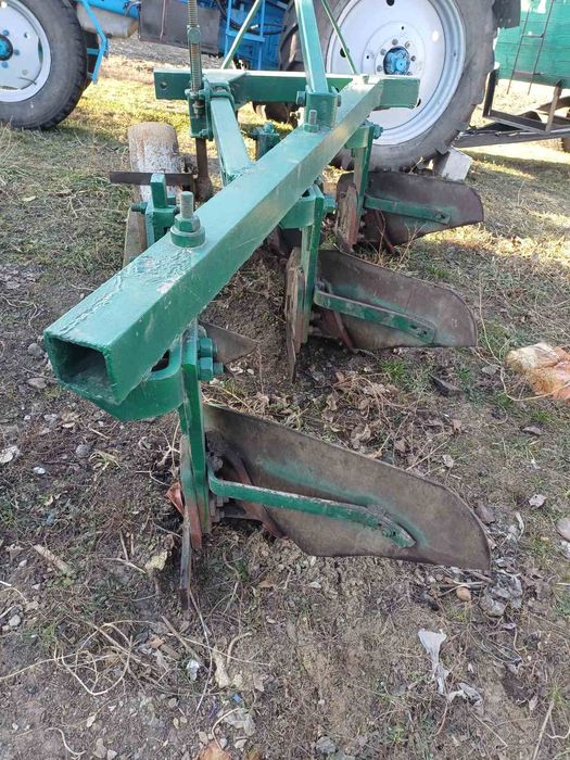 Плуг до трактора