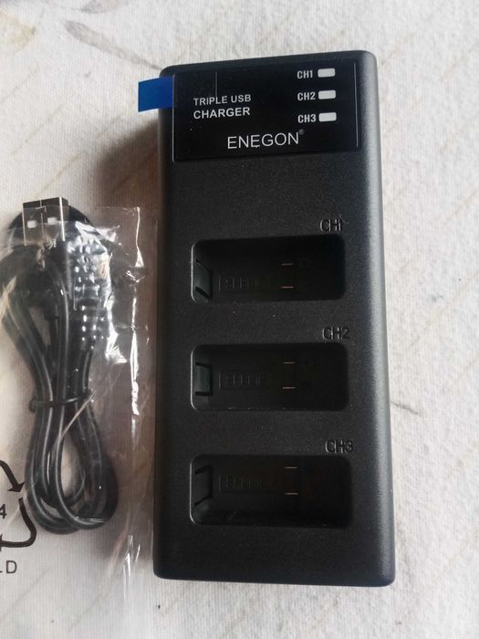 ENEGON BATERIAS + CARREGADOR TRIPLO