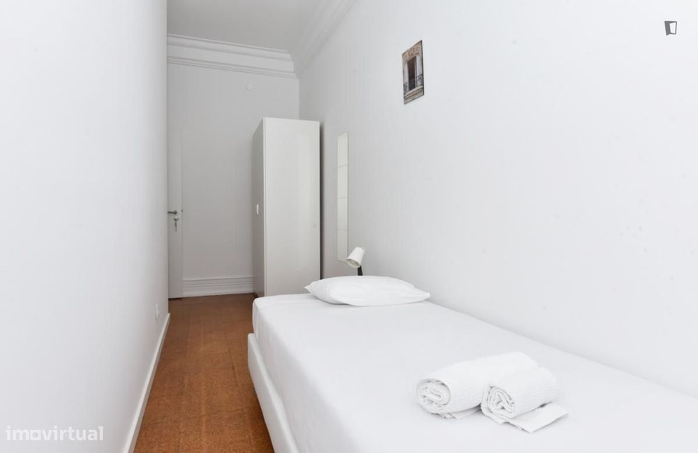 Quarto - localizado em Marquês de Pombal Lisbon