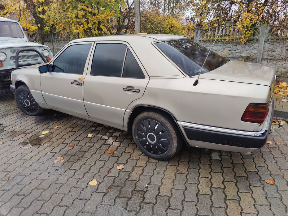 Мерседес 124 2,5 диз, автомат