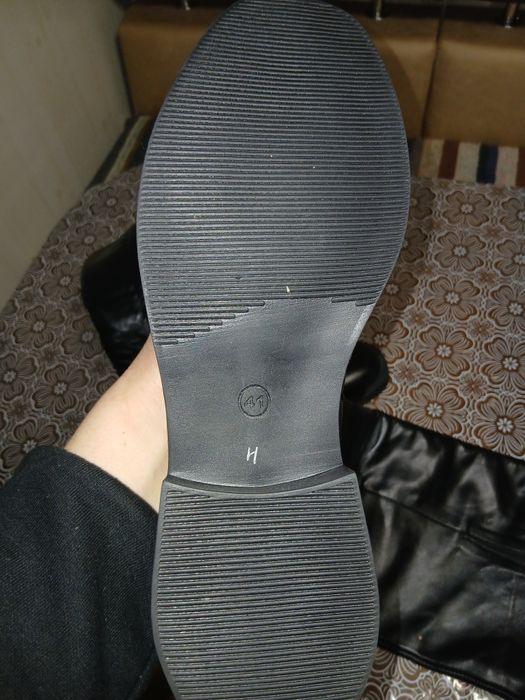 Продам шкіряні ботфорди нові