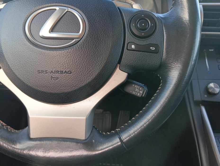 Vendo Lexus IS 300h