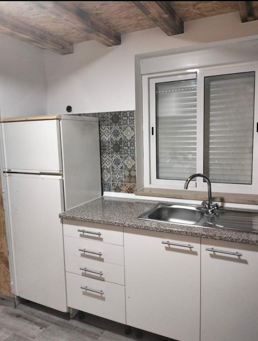 T0 com cozinha equipada