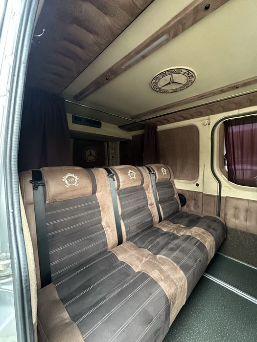Mercedes Sprinter 319