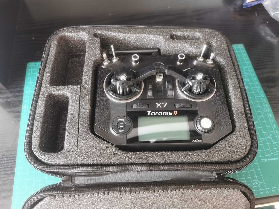 Aparatura Taranis QX7 + 2x RXSR, RX6R