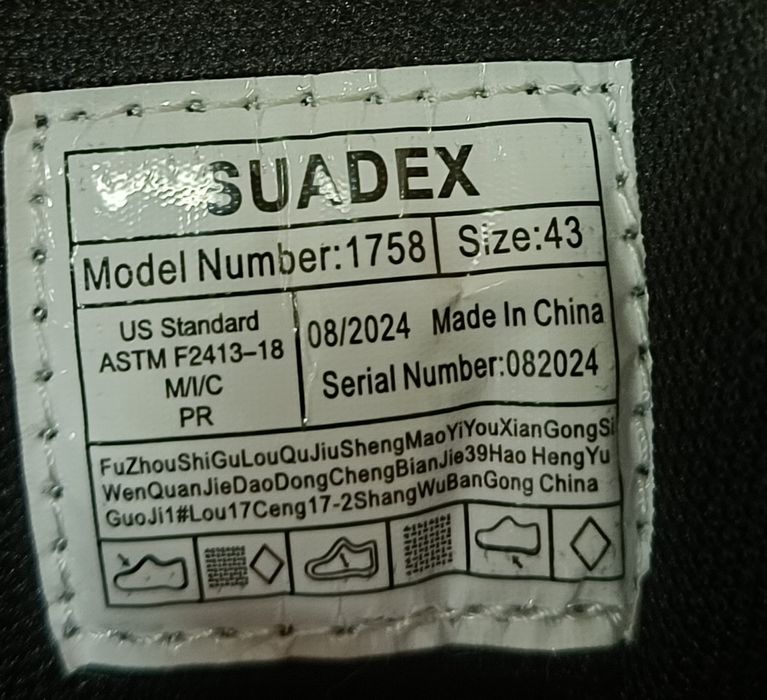 Продам кроссовки для работы с защитным номком