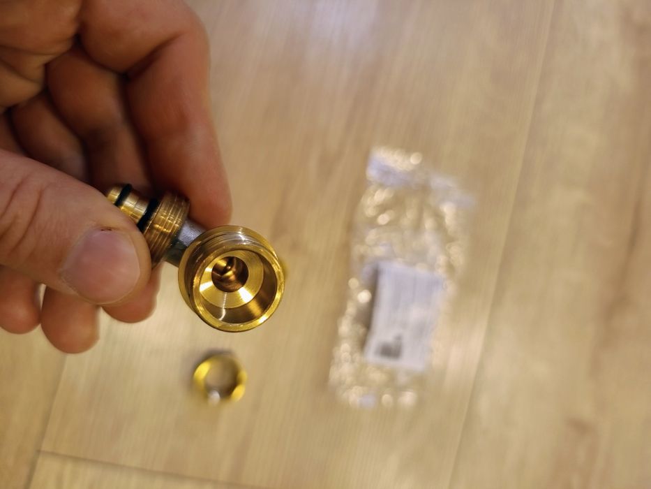 Załącznik PEX 16 kątowy 1/2