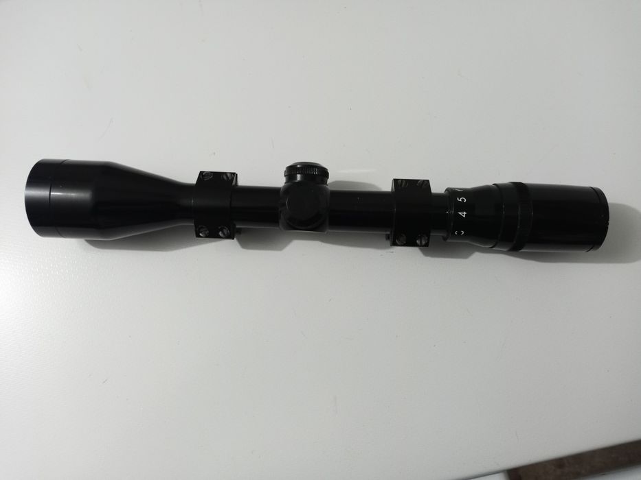 Mira Telescópia 3x - 9x40 usada em bom estado