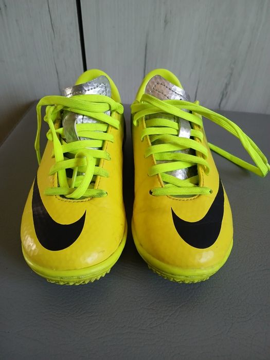 Buty sportowe  nike  28