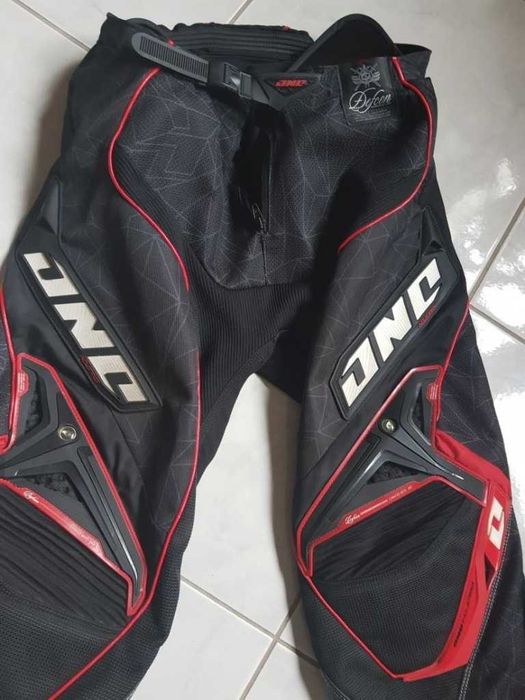 Spodnie męskie  Defcon One Industries sportowe  sporty ekstremalne