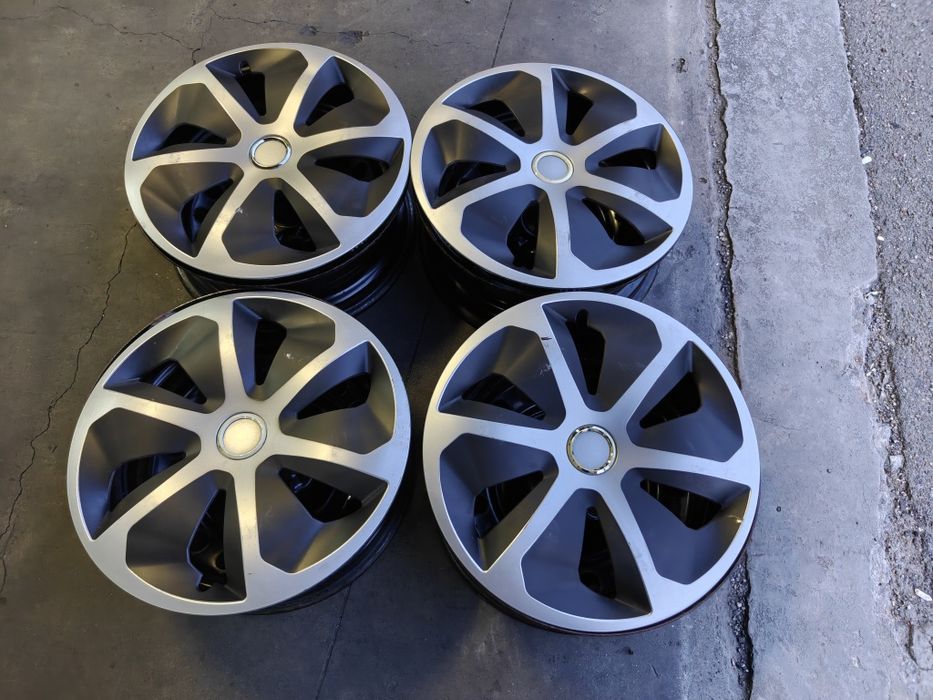 Диски залізні r17 5x114,3  6.5J et 50 dia 66.1 підходять на більшість корейських і японських авто.
