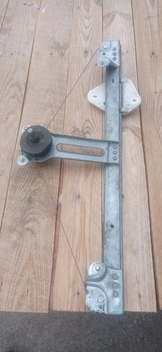 Продам стеклоподъёмники правые передний и задний